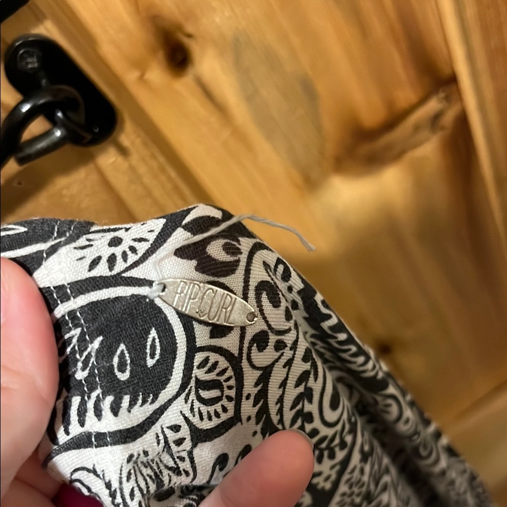 Rip Curl Black and White Paisley Flare Legging Pants - Picture 8 of 11